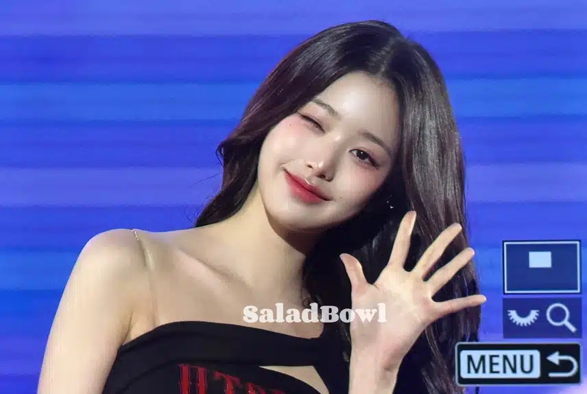 실시간 원영이 윙크 인사😘