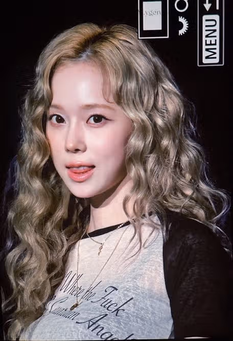 뽀글머리도 완벽 소화하는 윈터