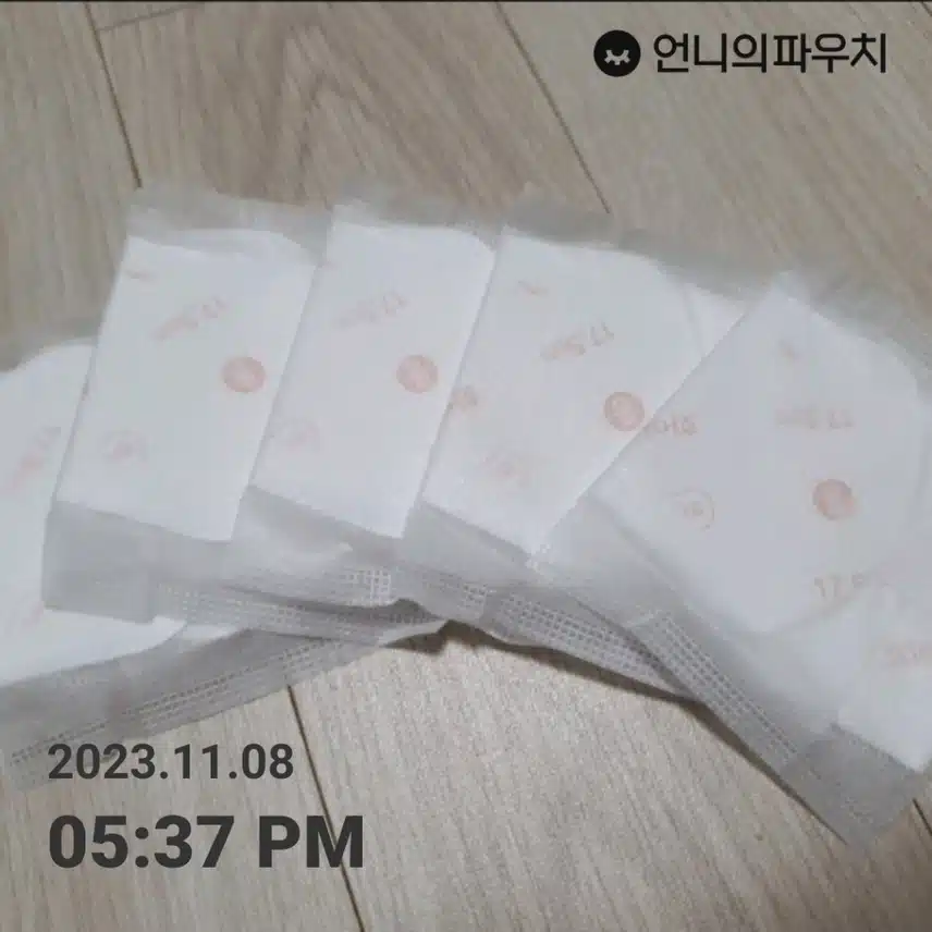 롱 팬티라이너는  화이트지요~^^