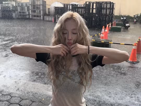비오는날  윈터☂️