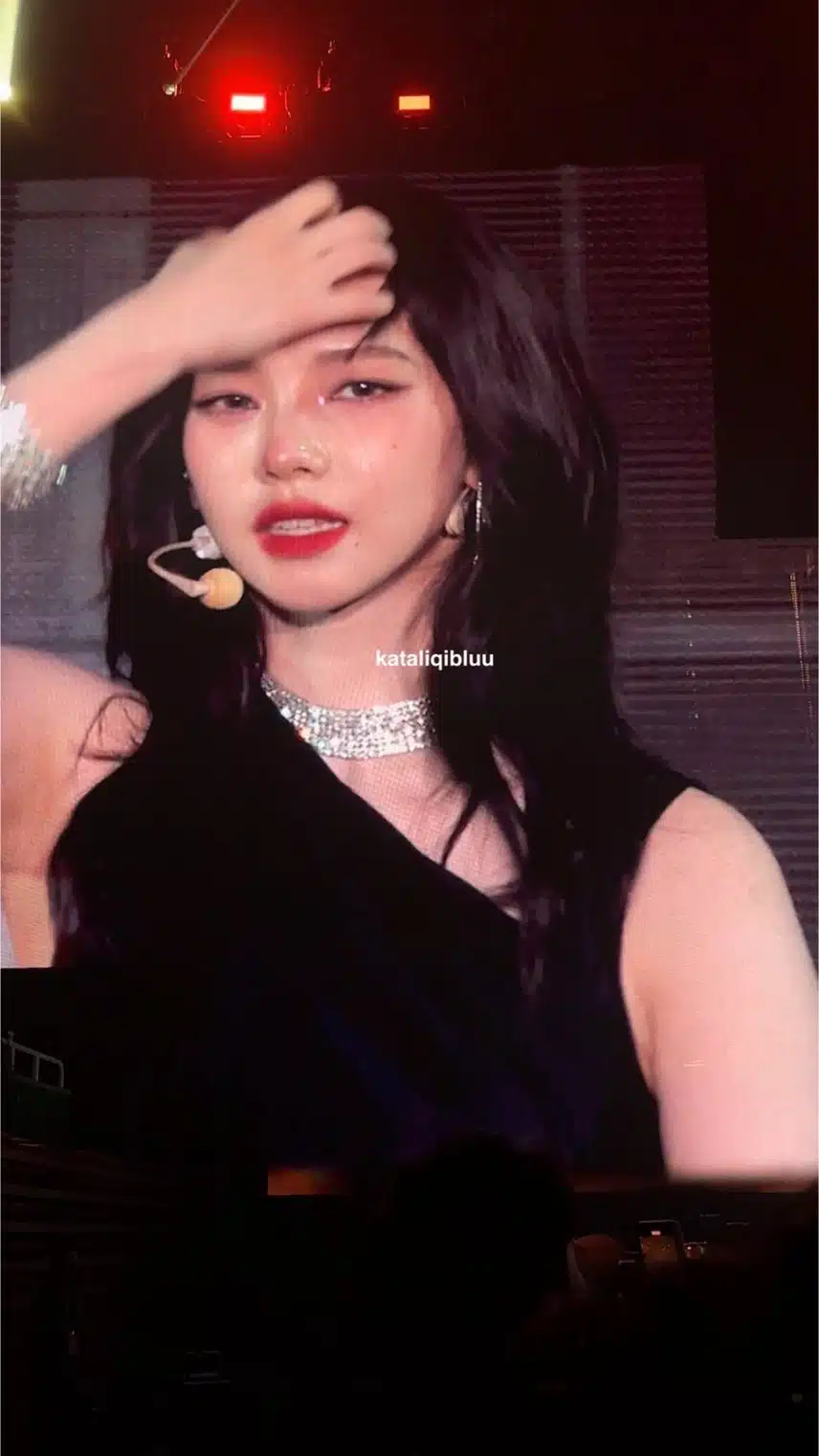 전광판 카리나 유지민🖤