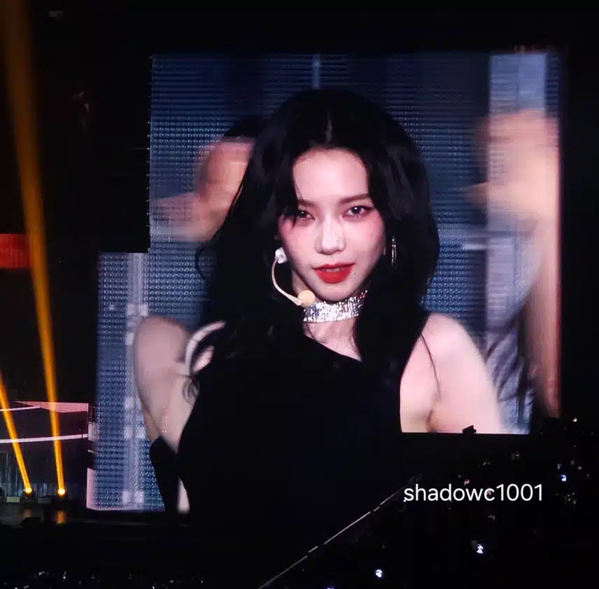 전광판 카리나 유지민🖤