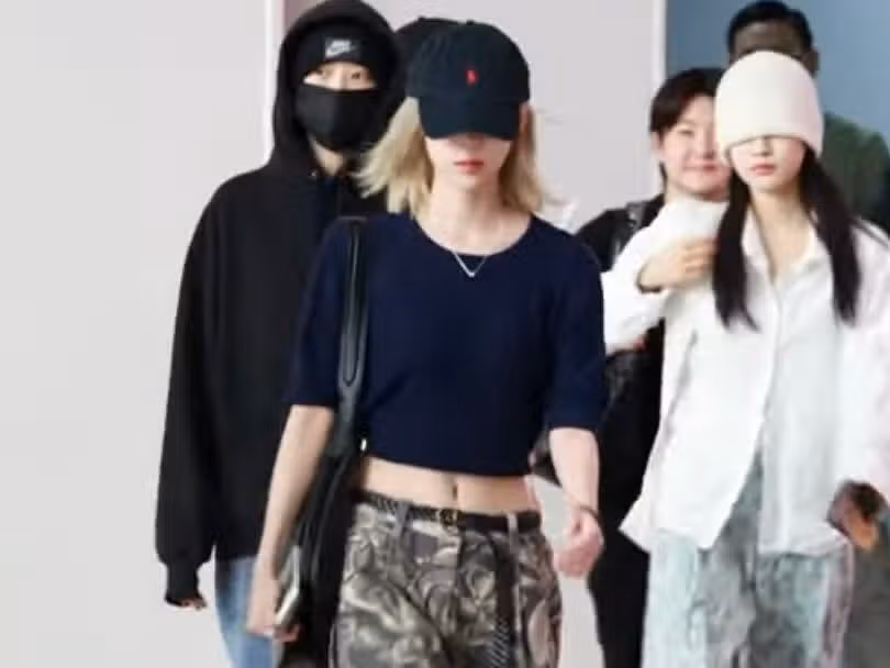 핫한 윈터의 공항룩!