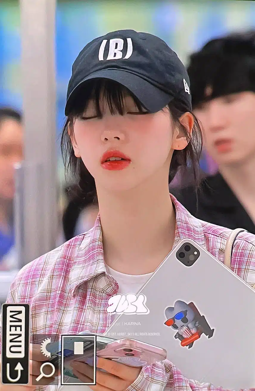 졸려서 눈못뜨는 카리나ㅜㅜ