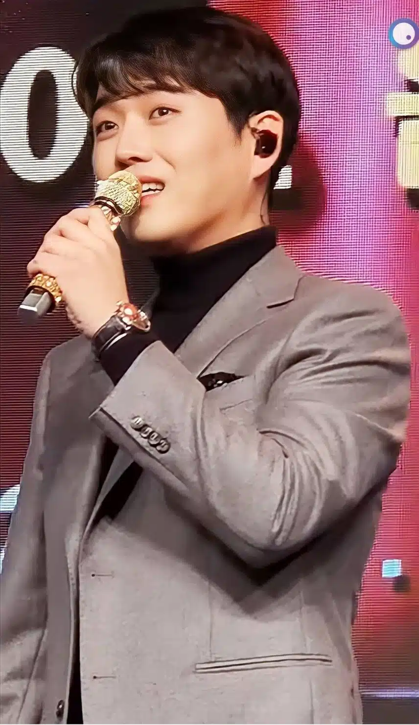 천재가수 황영웅가수님 독보적인보이스 응원합니다
