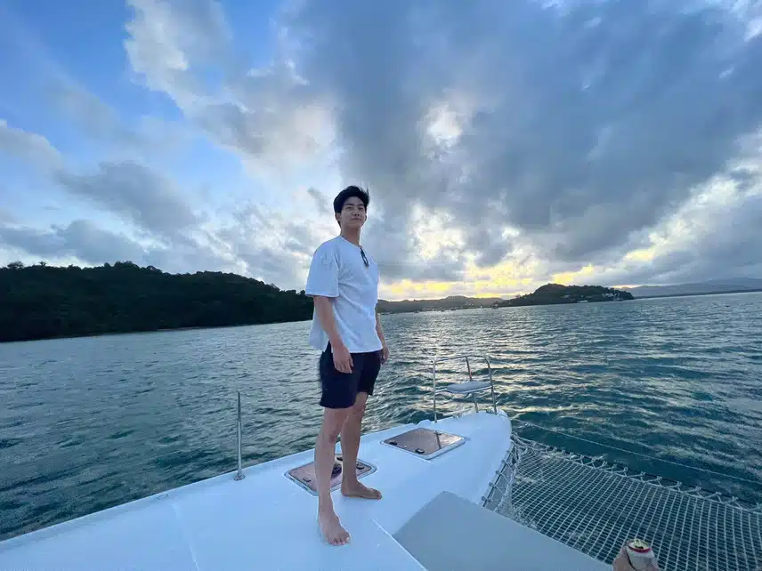 바다와 함께인 옥택연