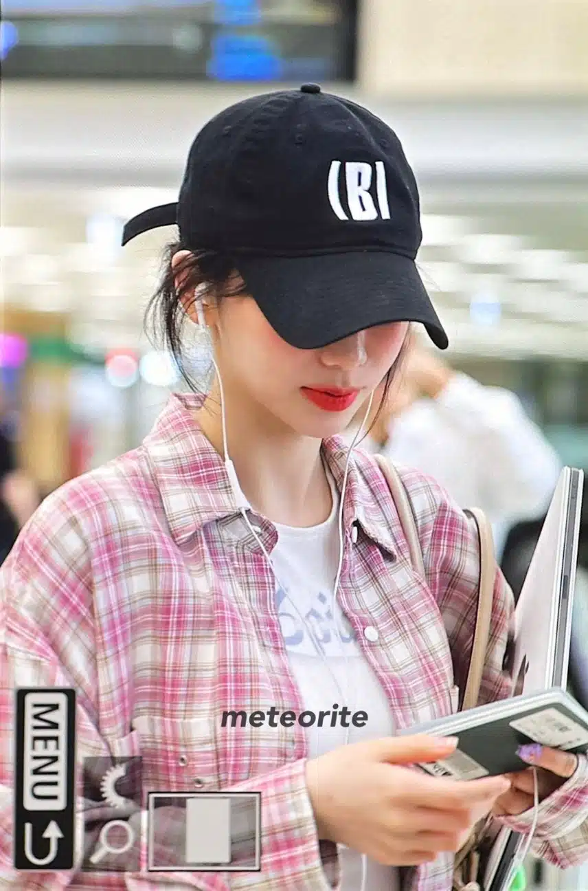 리나 얼굴이 왤케 작죠
