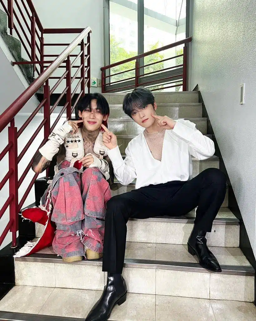 뱀뱀과 함께 찍은 인기가요 김재중