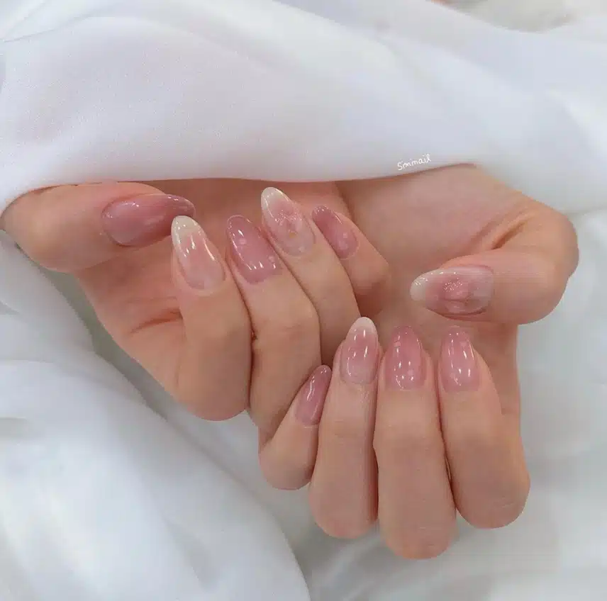 네일 디자인 골라주세요!