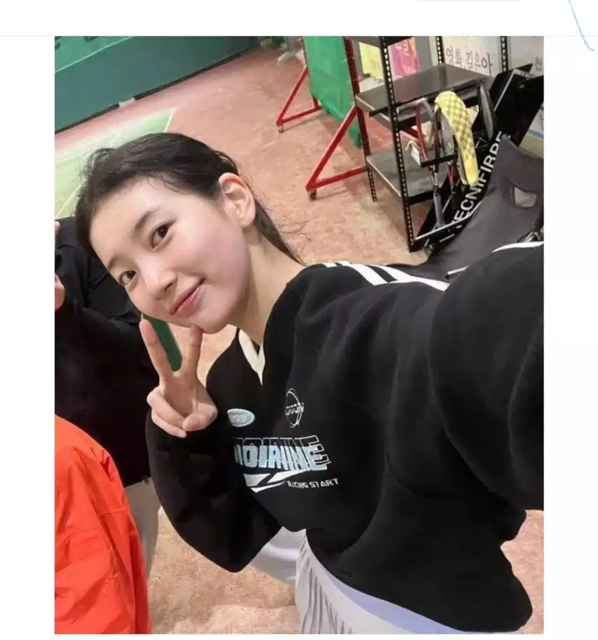 테니스 치는 수지?!