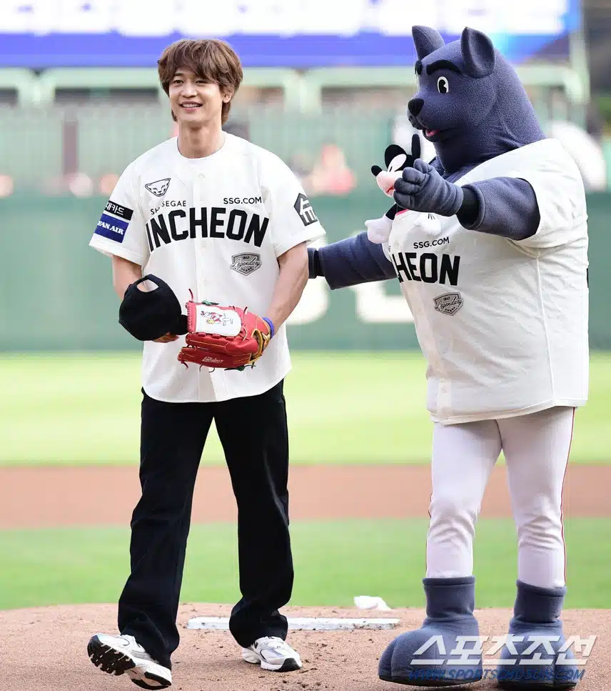 운동인 민호의 시구 ⚾