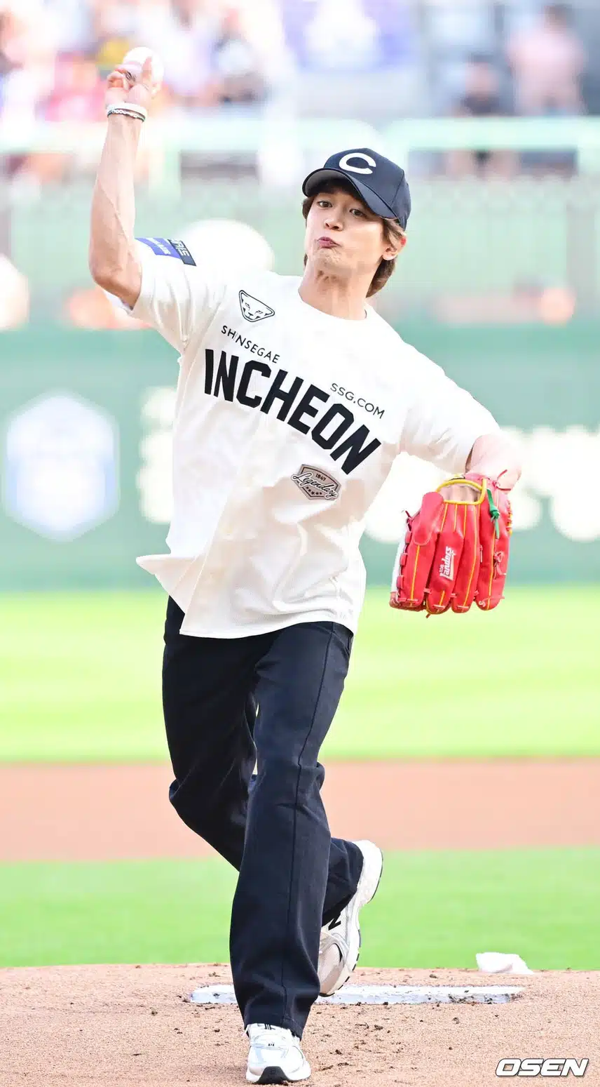 운동인 민호의 시구 ⚾