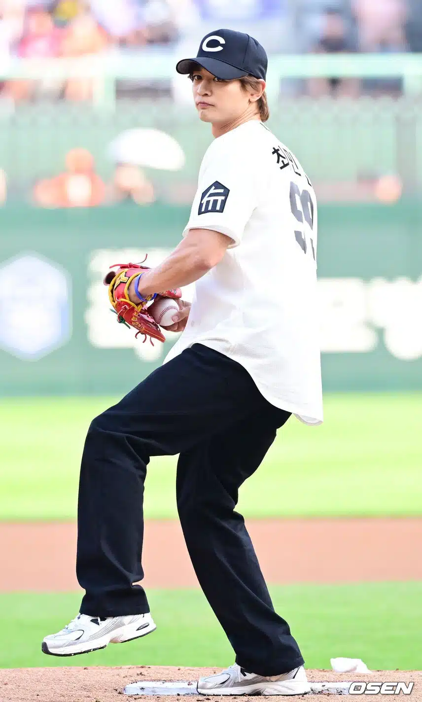 운동인 민호의 시구 ⚾