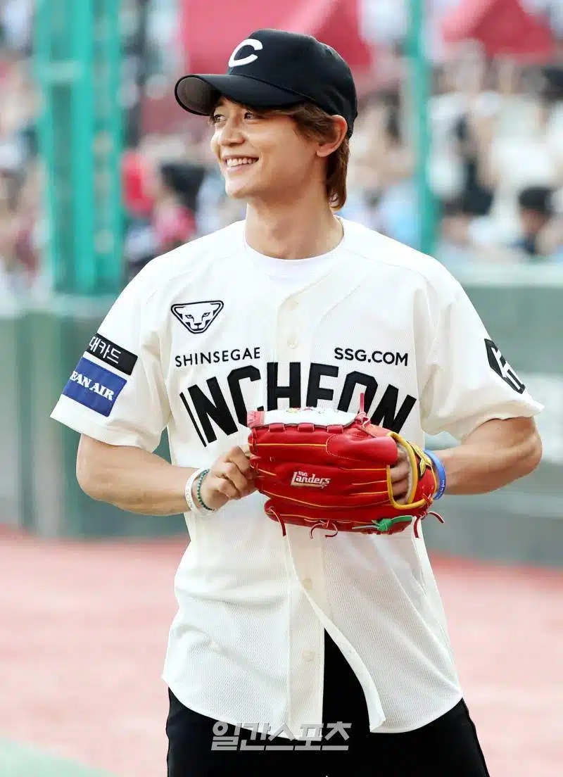 운동인 민호의 시구 ⚾