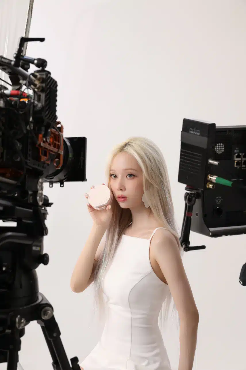 금발윈터 에스쁘아 비글로우 현장스케치컷