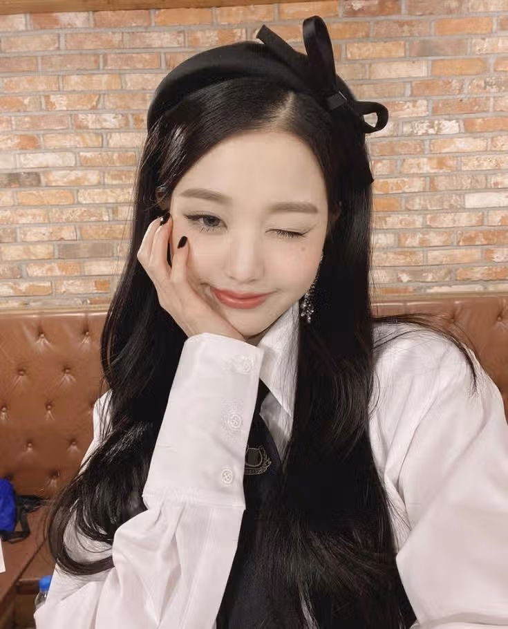 장원영 윙크 😉