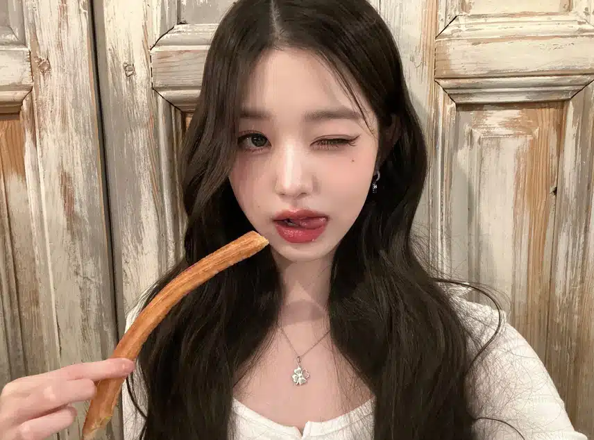장원영 윙크 😉