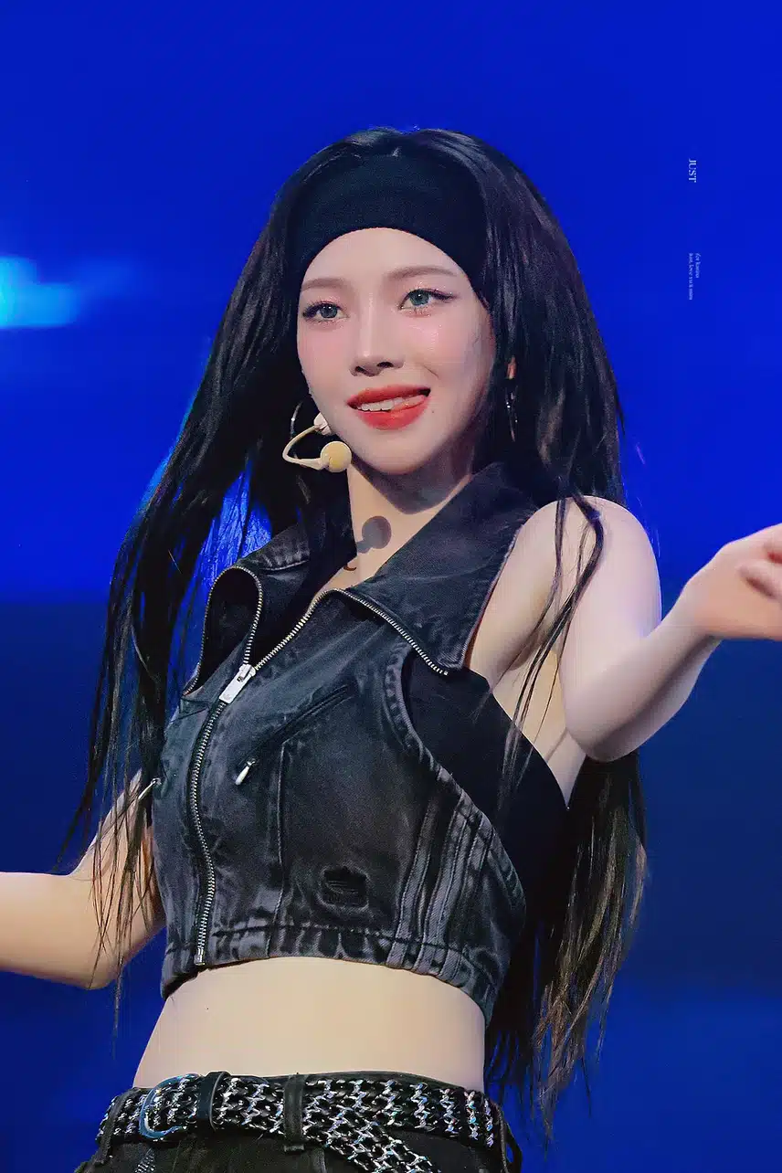 분위기가 너무 다른 카리나 고화질 사진