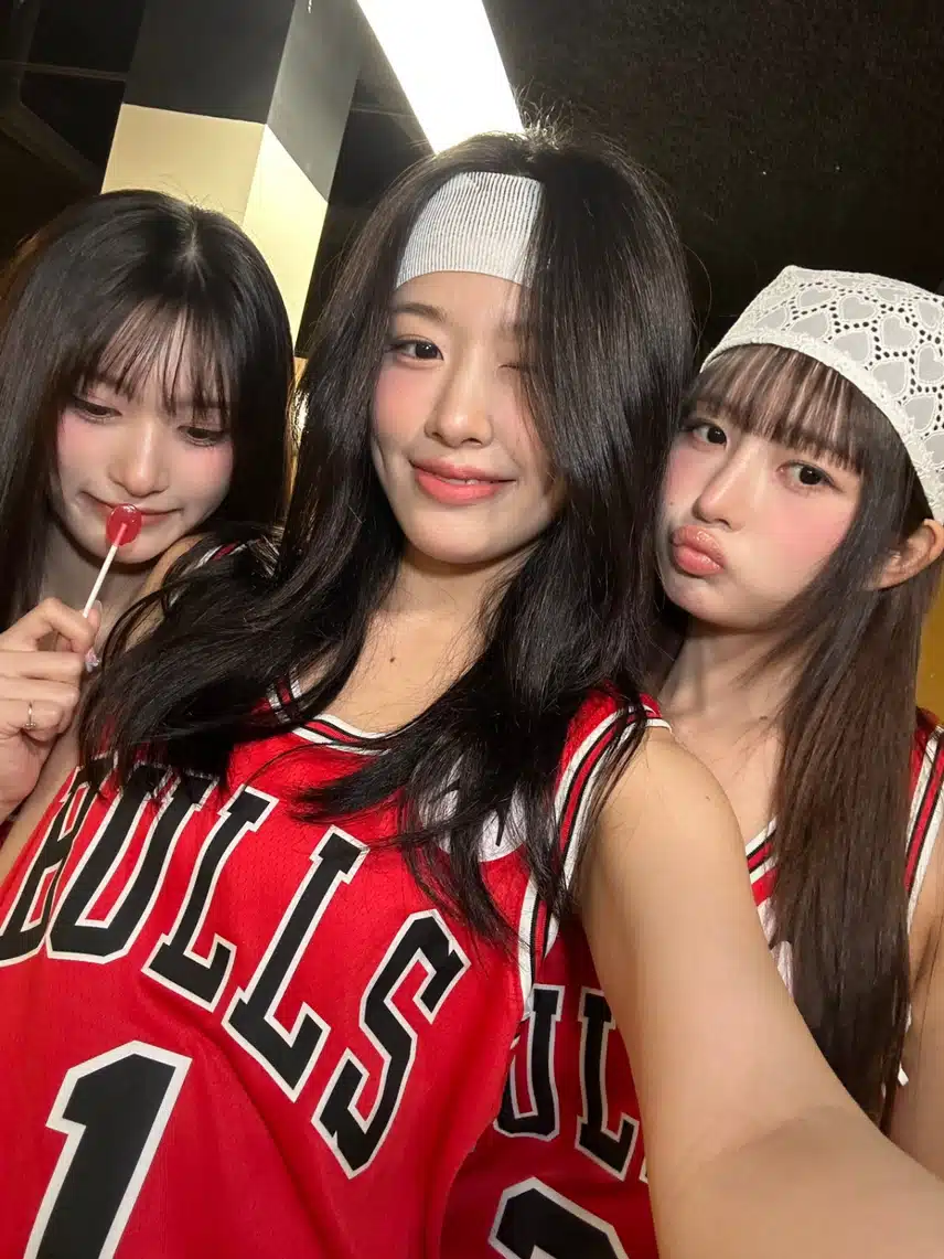 덥다고 팬들에게 셀카 선물 준 유지니