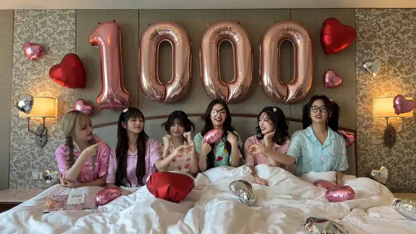 아이브 데뷔 1000일 D-1 파자마 파티 라이브중