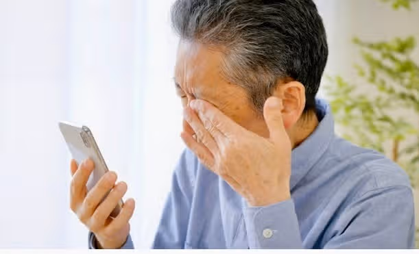 (고민) 요즘 시력이 떨어짐을 느끼고 눈부심 증상이 있어 고민입니다 