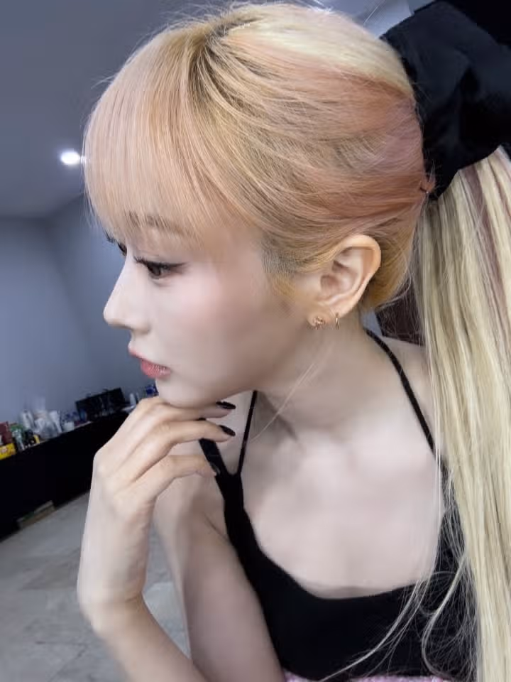 바비인형같이 나온 지젤 셀카👗