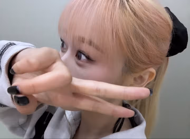 바비인형같이 나온 지젤 셀카👗