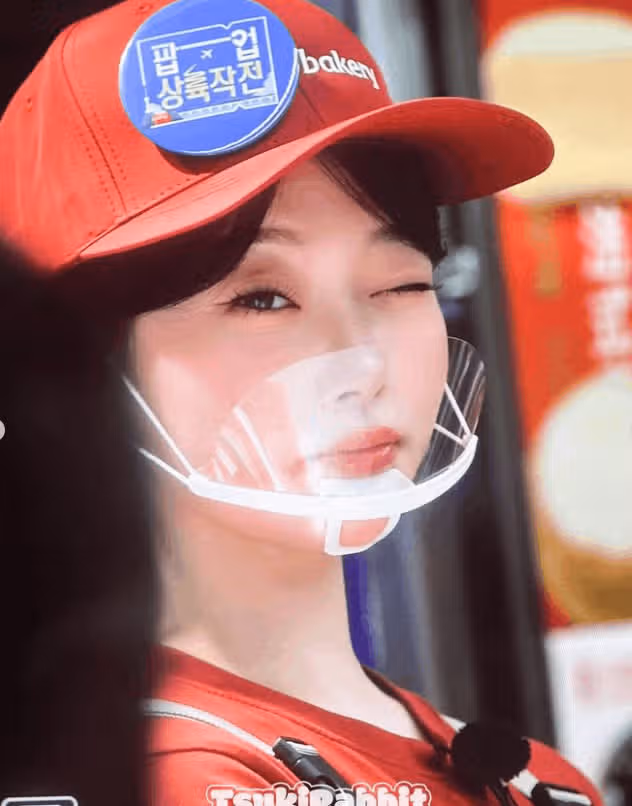더현대 서울에 뜬 츠키 알바생😘