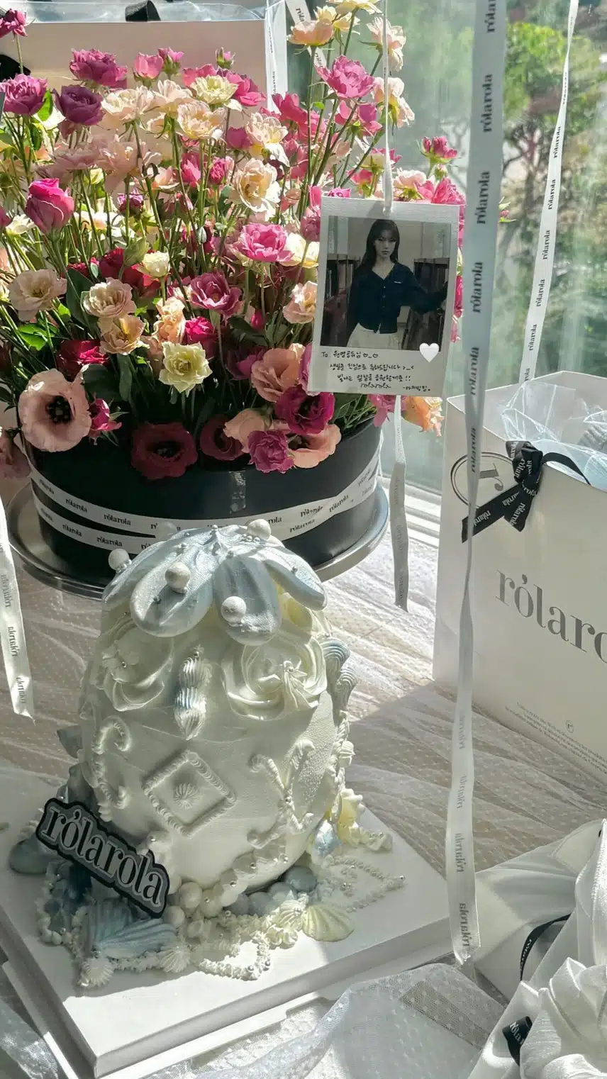 장원영 생일 축하 해주는 로라로라