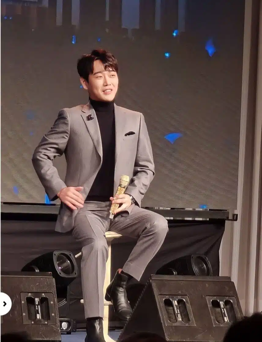 가을 그리움 🍂  인사동찻집 말이 필요없는 가을노래의 진수를 보여 주는 곡 입니다  