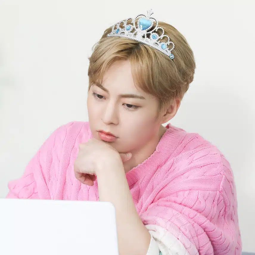 시우민 💙 아바타 스타 XIU Behind Photo 📸 내가 잘 만들어서 600원이 아니었어?🫨🍜