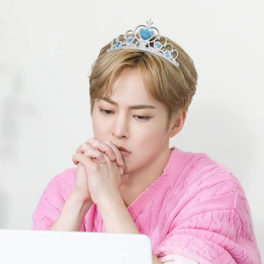 시우민 💙 아바타 스타 XIU Behind Photo 📸 내가 잘 만들어서 600원이 아니었어?🫨🍜