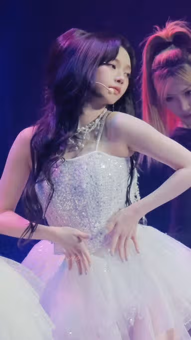 지민이 갓 올라온 사진🫶