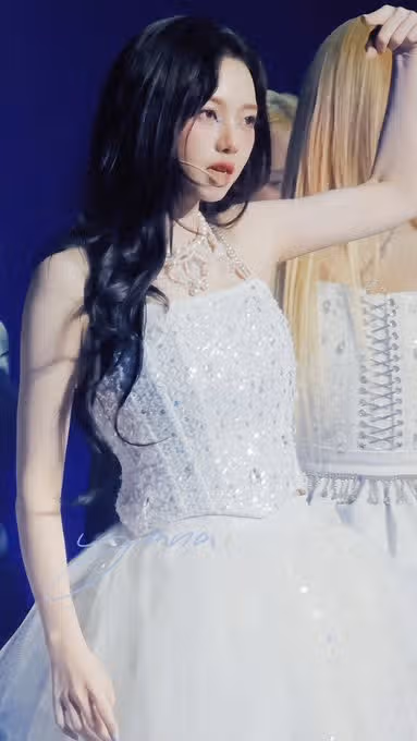 지민이 갓 올라온 사진🫶
