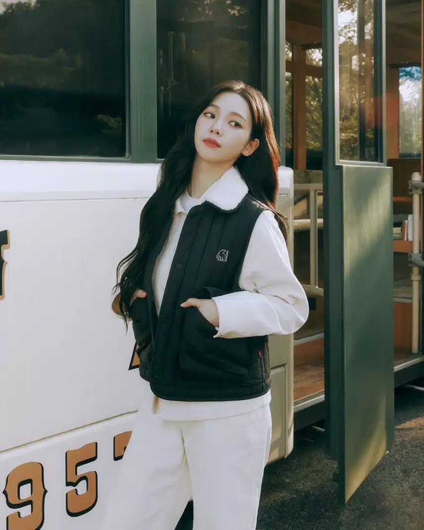 주머니에 유독 손 넣은 사진이 많네요🫶