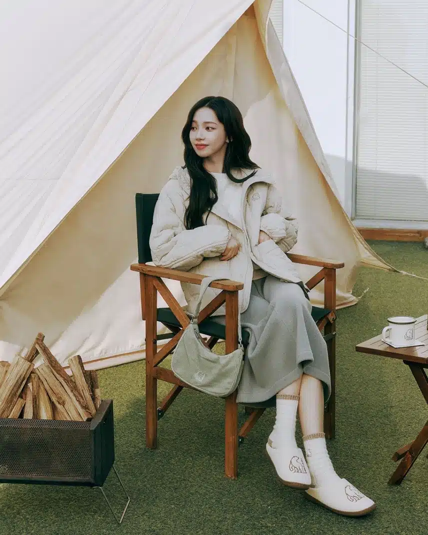 주머니에 유독 손 넣은 사진이 많네요🫶