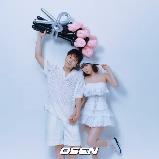 현아, 용준형 웨딩 화보 공개