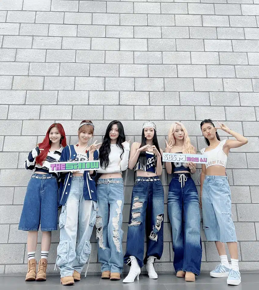오늘자 오마이걸 더쇼 Classified 무대