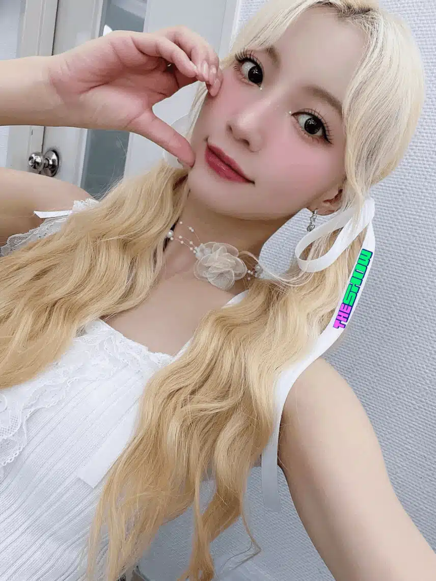 오늘자 오마이걸 더쇼 Classified 무대