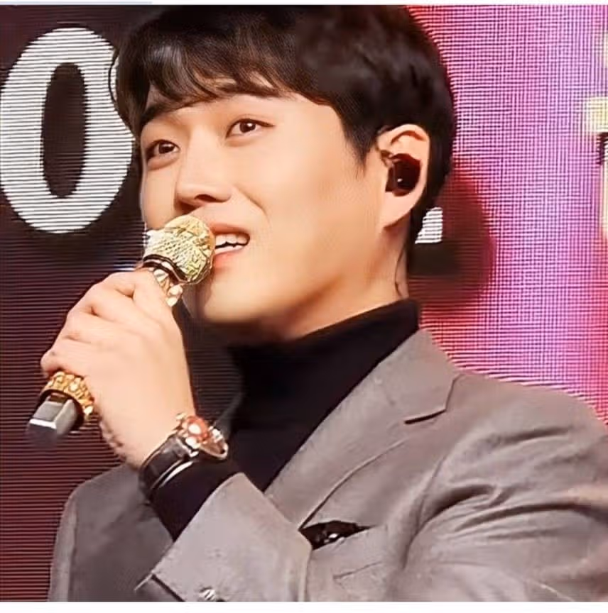 황영웅 가수님 세계로 뻗어 나 가즈아~~