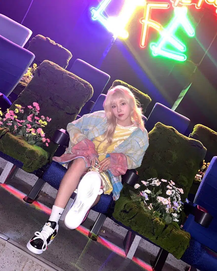 나이키 스니커즈 행사 참석한 엔믹스 지우