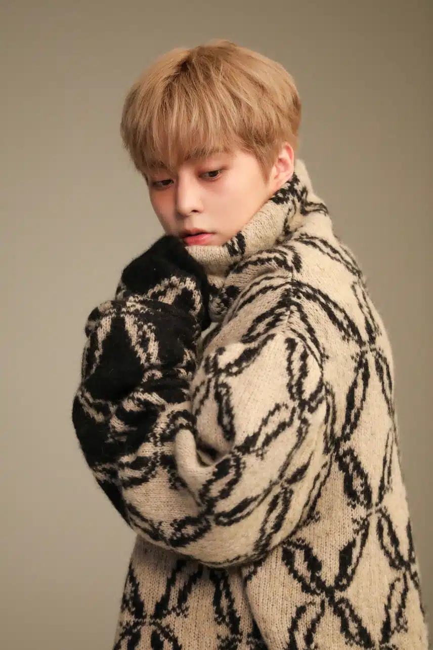 시우민 📸 아레나 화보 Behind Photo