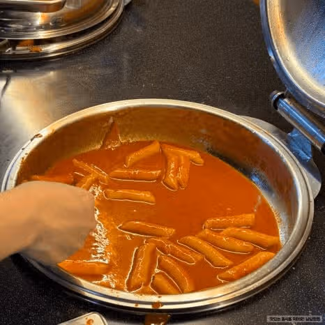 강남 돈까스, 제육 무한 리필 8,800원