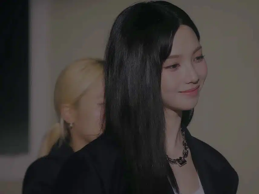 카리나 정장입고 말아주는 액션 UP ! 