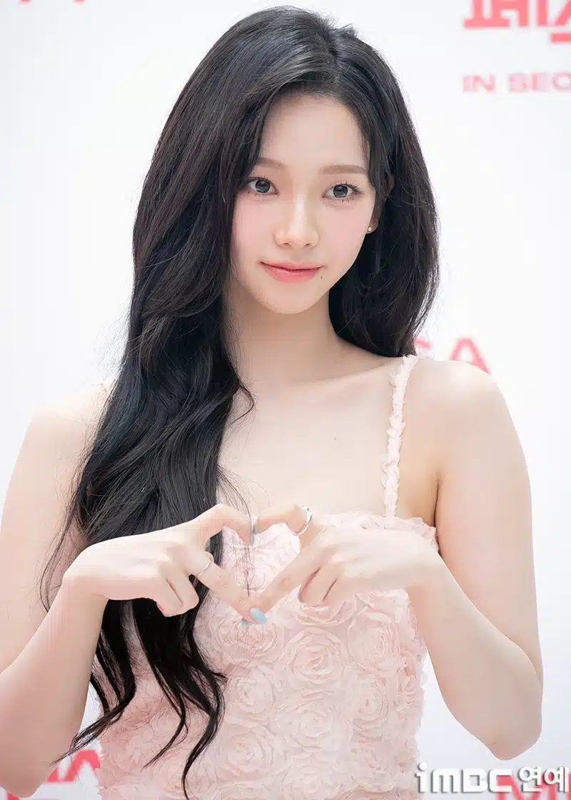 실시간 카리나 무신사 뷰티 팝업