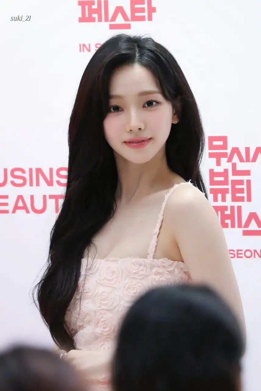 실시간 카리나 무신사 뷰티 팝업