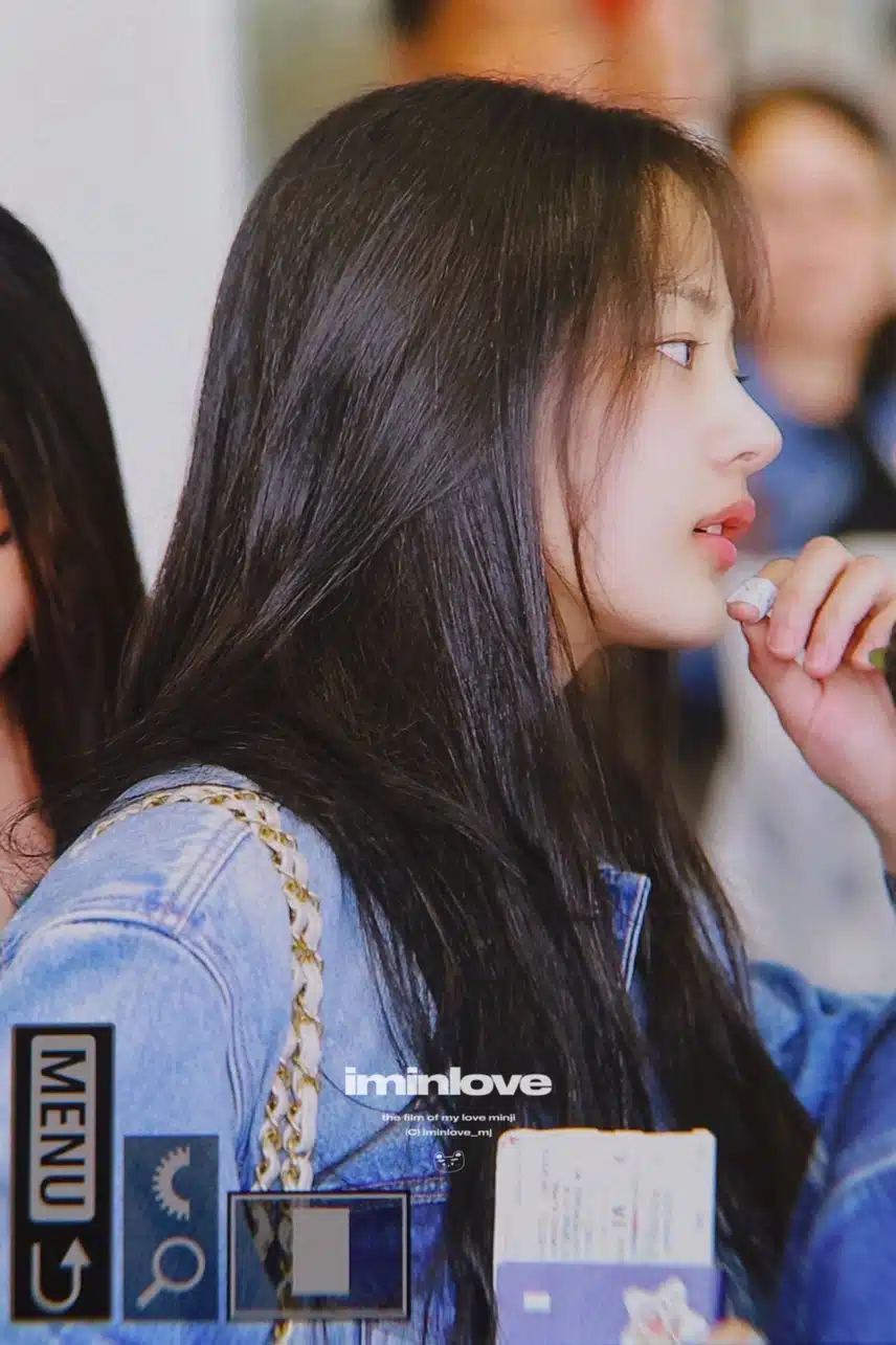 오늘 민지 공항에서 옆모습ㅁㅊ