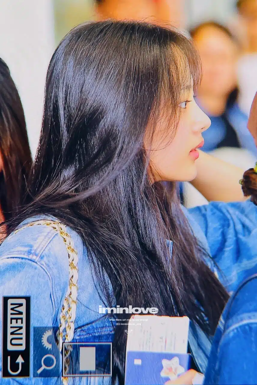 오늘 민지 공항에서 옆모습ㅁㅊ