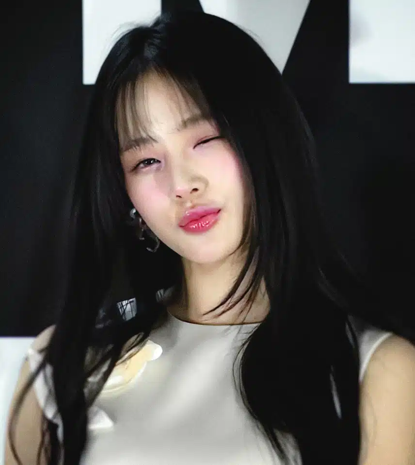 민지 윙크에 내 심장 박살😘😇