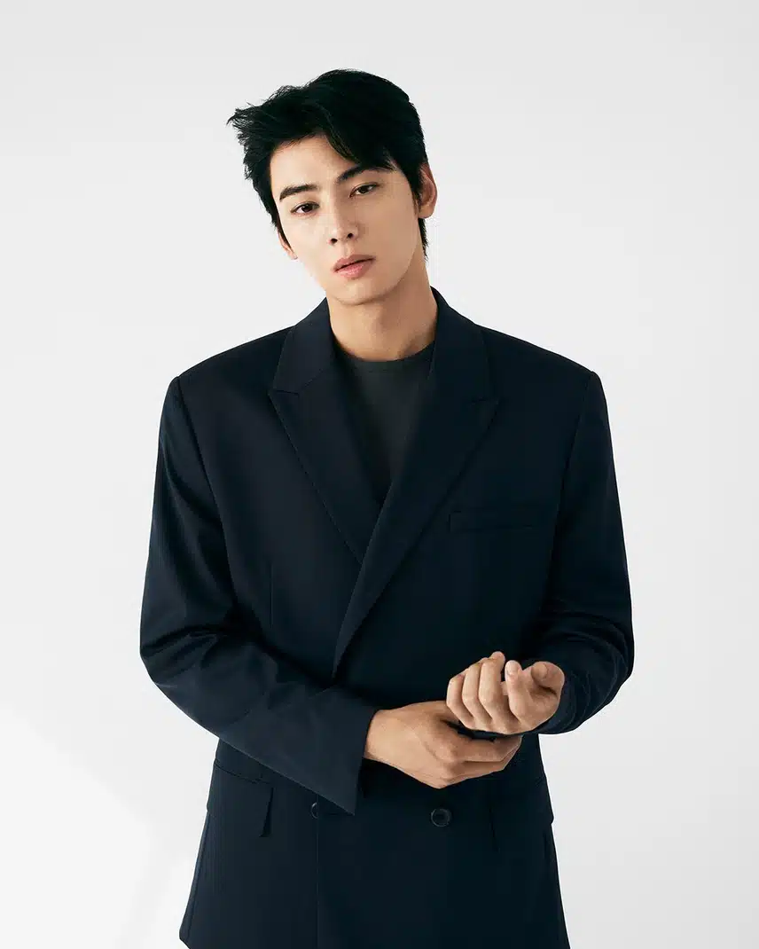 Cha Eun-woo si diletta anche con Calvin Klein
